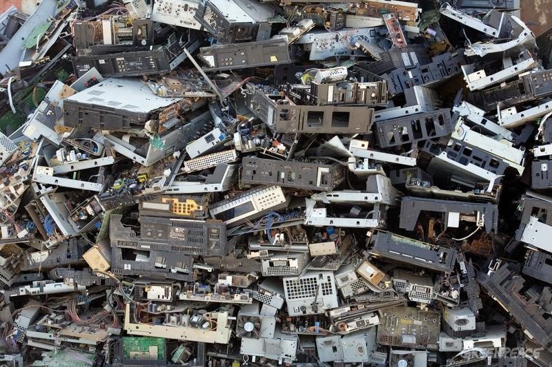 Pile of Waste - Electronic Waste Documentation (China: 2007) [source Google, last access: 27/06/2018]